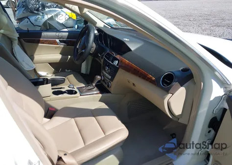 2013 Mercedes-Benz C 300 Luxury 4Matic/Sport 4Matic from USA, damaged, VIN WDDGF8AB2DG037520